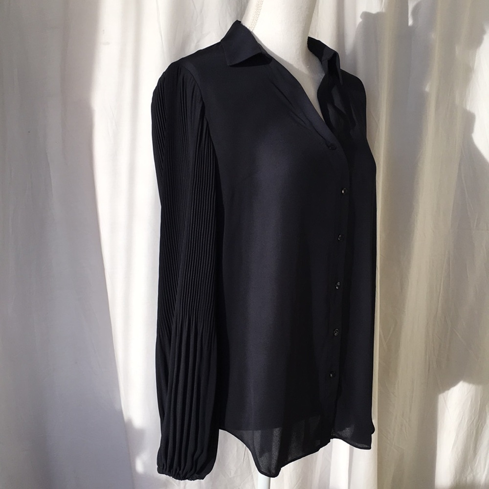 Jones NY Navy Accordion Sleeve Blouse